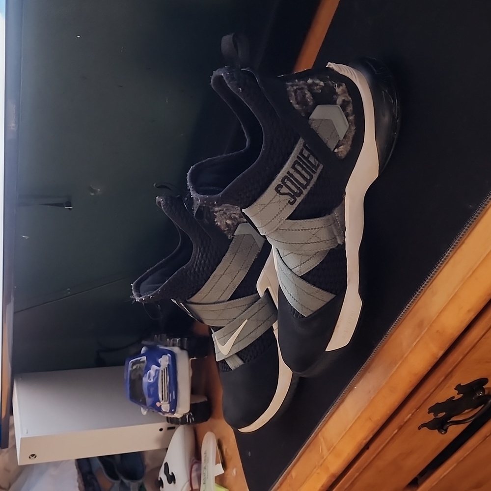 Men NIKE LEBRON SOLDIER